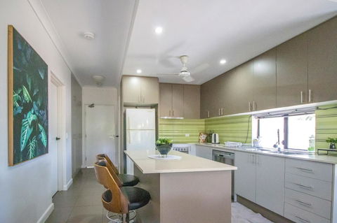 ZEN QUEST - The NOMADS PAD Near Nightcliff Markets & Sunset Foreshore - Mackay Tourism 27