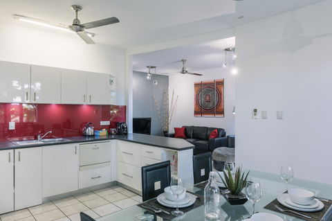 CitySide Apartment - 2 Bedroom With Private Courtyard - Mackay Tourism 0