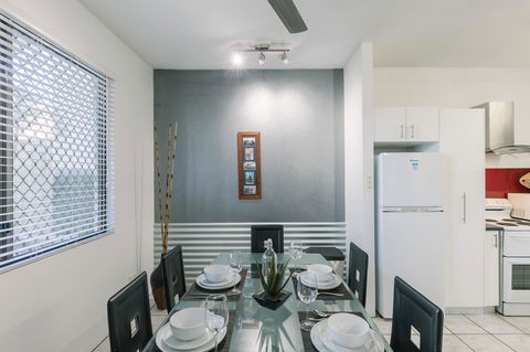 CitySide Apartment - 2 Bedroom With Private Courtyard - Mackay Tourism 2