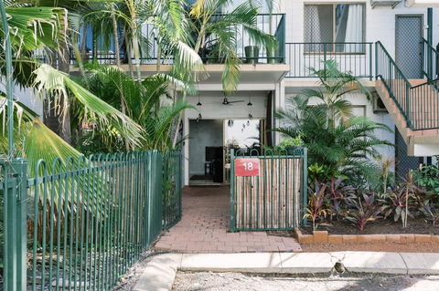 CitySide Apartment - 2 Bedroom With Private Courtyard - Mackay Tourism 5