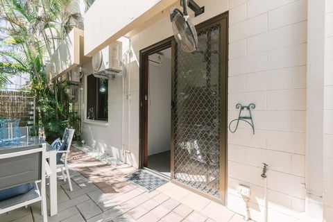 CitySide Apartment - 2 Bedroom With Private Courtyard - Mackay Tourism 10
