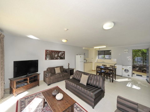 Nelson Bay Breeze - Mackay Tourism 9