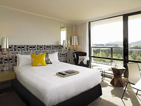 QT Canberra - Mackay Tourism 0