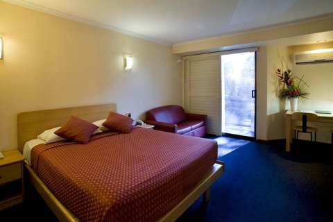 Madison Capital Executive Apartments - Mackay Tourism 7