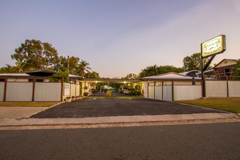 Boyne Island Motel And Villas - Mackay Tourism 3