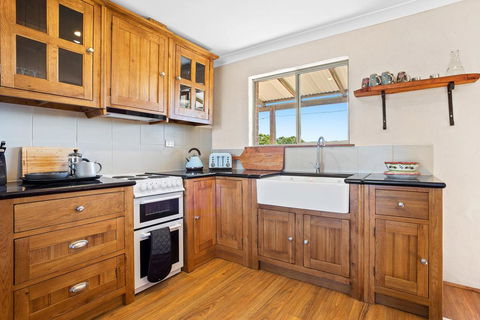 Braeside Cabin Four - Ziera - Mackay Tourism 2