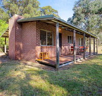 Braeside Cabin Three - Parsonsia - Mackay Tourism