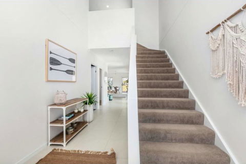 Brand New PRIZE HOME 50m Path To Beach - Mackay Tourism 2