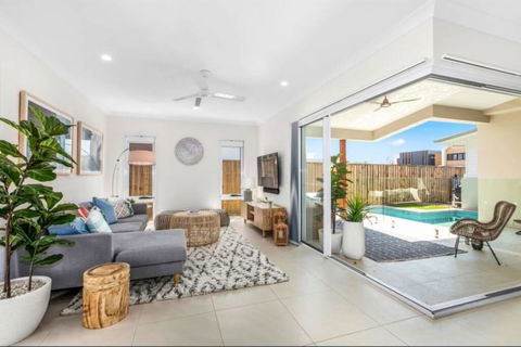 Brand New PRIZE HOME 50m Path To Beach - Mackay Tourism 0
