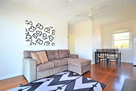 Breakers 6 2 Hill Street - Mackay Tourism 1