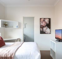 Bright Studio Steps from Westmead Hospital - Mackay Tourism
