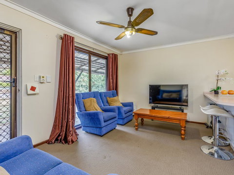 Bright, Neat & Convenient House - Mackay Tourism 0