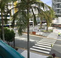 Broadbeach Private Apt with CHA - Mackay Tourism