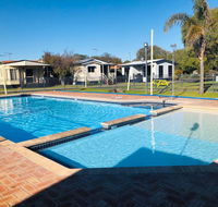 Broadwater Beach Cottage with WiFi - Mackay Tourism