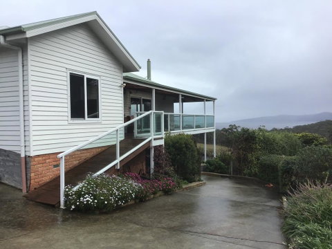 Bruny Sunset Beach GateAway - Mackay Tourism 0