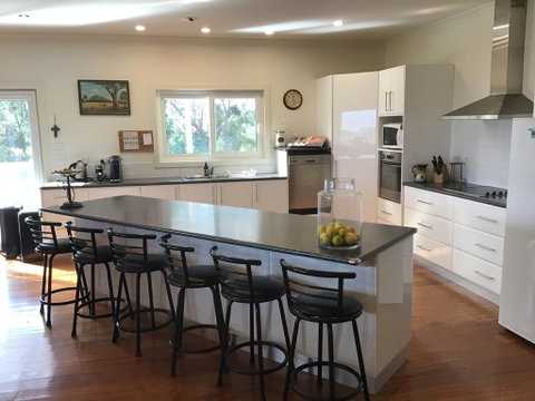 Bruny Sunset Beach GateAway - Mackay Tourism 3