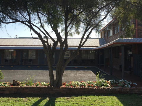 Bryants Motel - Mackay Tourism 0