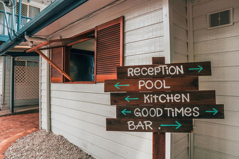 Budds In Surfers Backpackers - Mackay Tourism 2