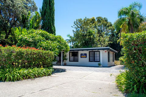 Budget Peninsula Palms Nelson Bay - Mackay Tourism 0