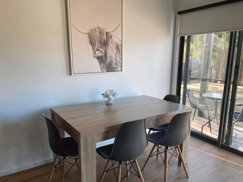 Bundalong Villas - Mackay Tourism 2