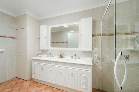 Burkeys, 5 Main Street - Mackay Tourism 1