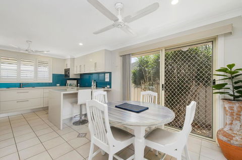 Burkeys, 5 Main Street - Mackay Tourism 2