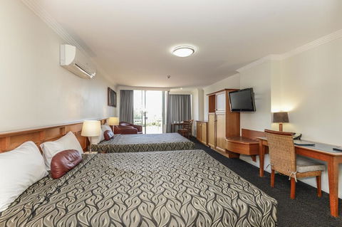 Burnett Riverside Hotel - Mackay Tourism 3