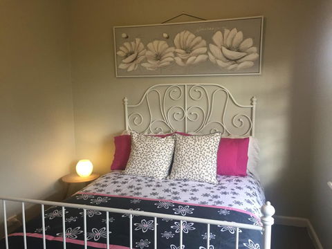 Bush Retreat Farm Stay - Mackay Tourism 3