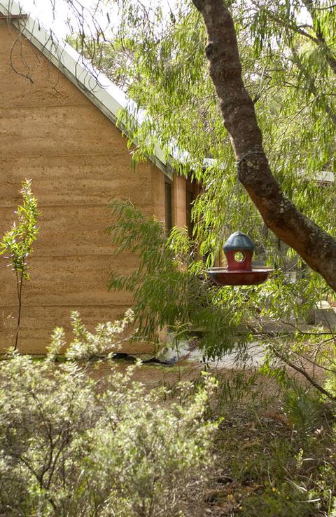 Bussells Bushland Cottages - Mackay Tourism 3