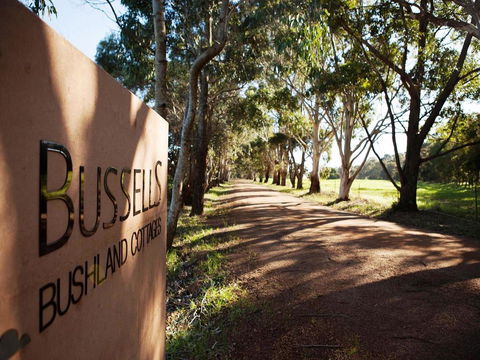 Bussells Bushland Cottages - Mackay Tourism 0