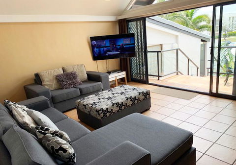 Byron Bay Beachfront Apartments - Mackay Tourism 2