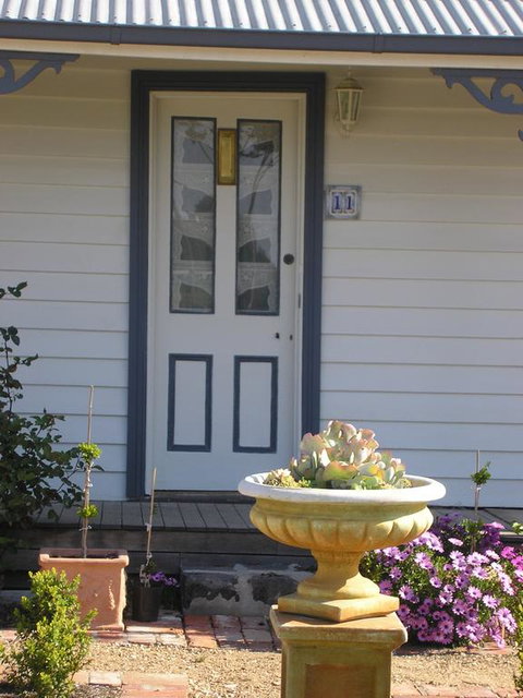 C & A's Cottage - Mackay Tourism 3