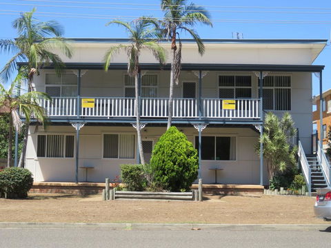 Cabenay 3 - VIEWS ACROSS THE PARK - Mackay Tourism 0