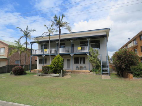 Cabenay 3 - VIEWS ACROSS THE PARK - Mackay Tourism 1
