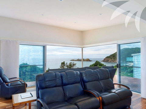 Cair Paravel At Seal Rocks - Mackay Tourism 3