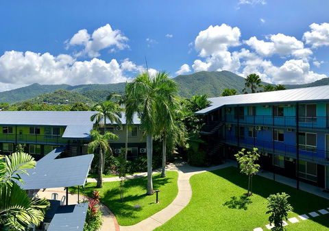 Cairns Adventure Lodge - Includes All Meals Served In The Dining Hall - Mackay Tourism 0