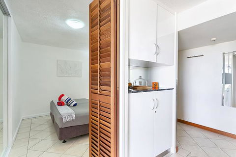 Cairns Esplanade Apartment - Mackay Tourism 0