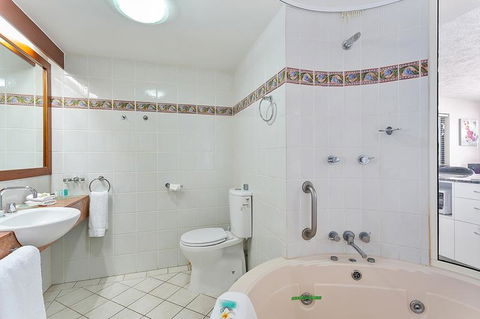 Cairns Esplanade Apartment - Mackay Tourism 1