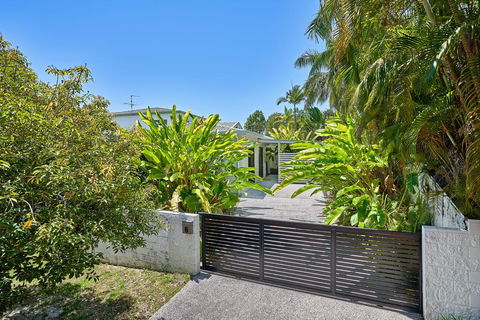 Cairns Northern Beaches Holiday Retreat - Mackay Tourism 1