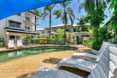 Cairns Reef Apartments & Motel - Mackay Tourism 3