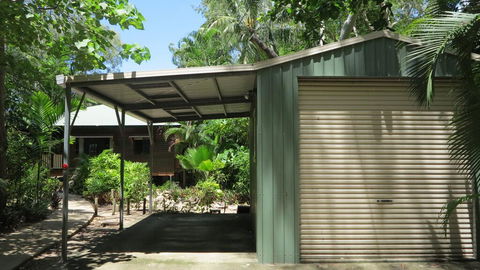 Calypso House 8 Appian Way - Mackay Tourism 1