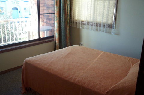 Calypso, Unit 1 - The Entrance, NSW - Mackay Tourism 3