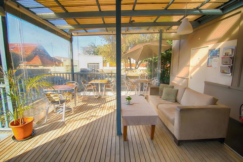 Cambridge Lodge - Mackay Tourism 0