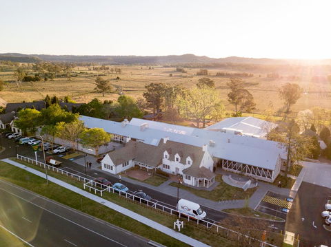 Camden Valley Inn - Mackay Tourism 0