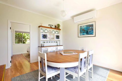 Camellia Cottage - Mackay Tourism 3