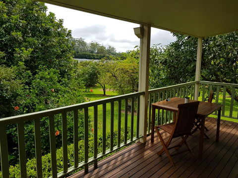 Camelot Cottages - Mackay Tourism 1