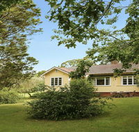 Canary Cottage - fresh clean simple  comfortable - Mackay Tourism
