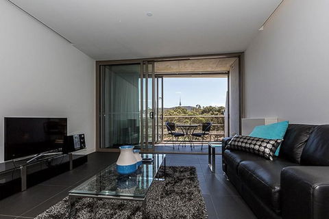 Canberra Luxury Apartment 8 - Mackay Tourism 2