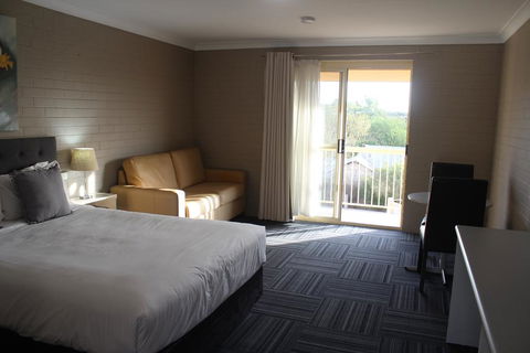 Canowindra Riverview Motel - Mackay Tourism 2