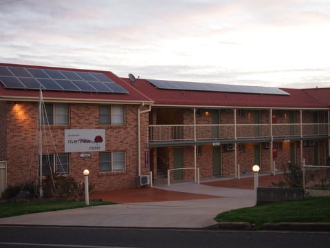 Canowindra Riverview Motel - Mackay Tourism 0